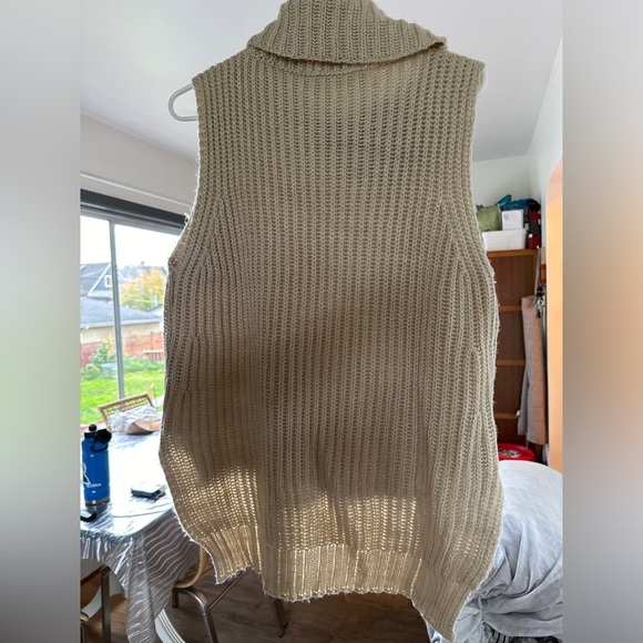 Knitted Sweater Vest - Picture 3 of 4